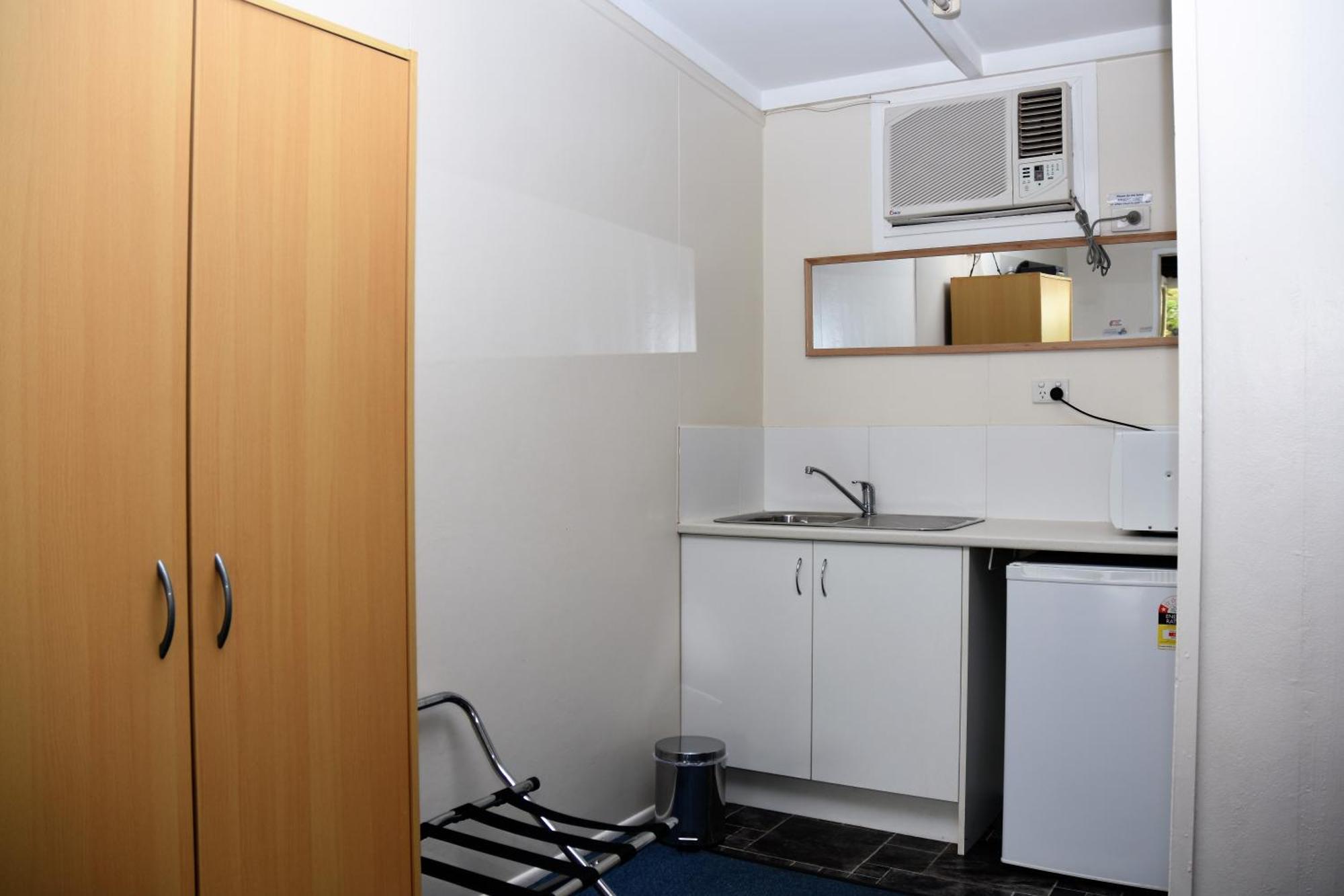 Chinchilla Motel Rum bild