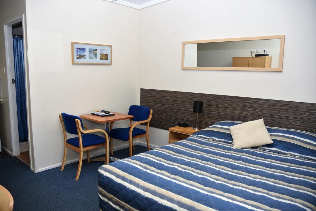 Chinchilla Motel Rum bild