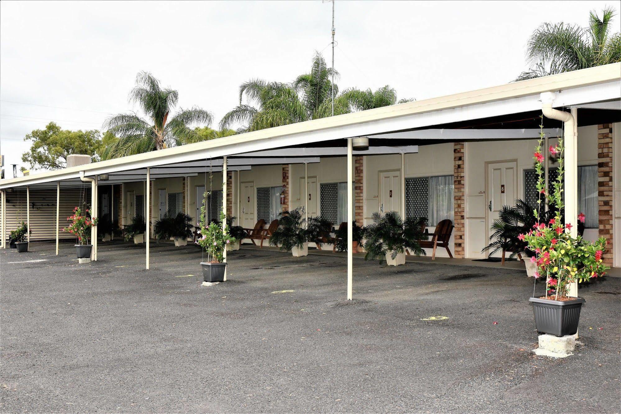 Chinchilla Motel Exteriör bild